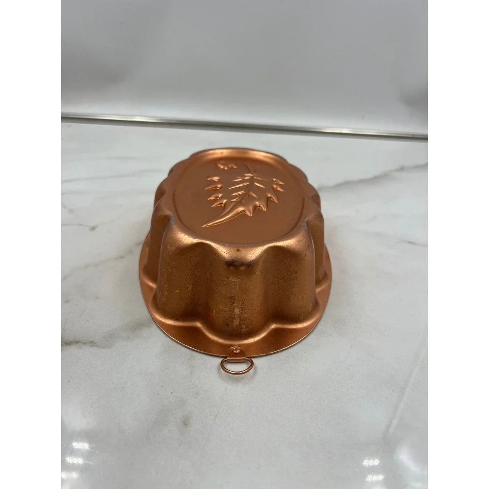 Vintage Autumn Leaf Copper Mold 3 Cup Scalloped Oval Jello Cake Tin Wall Decor